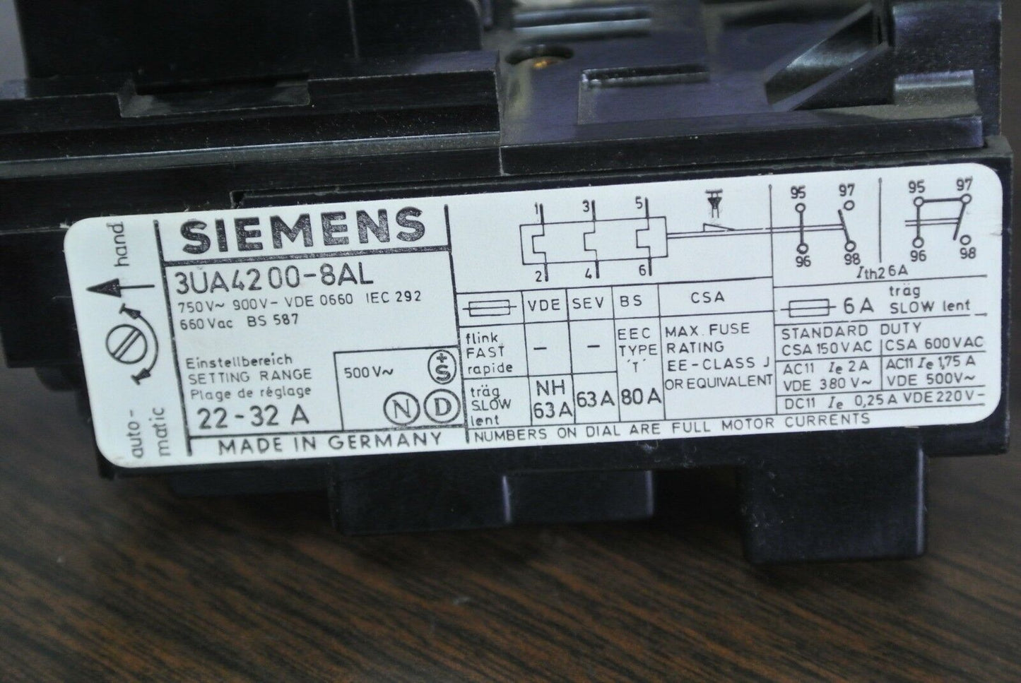 SIEMENS 3UA4200-8AL - OVERCURRENT RELAY 22-32A - 750-900V - NEW SURPLUS - 660VAC