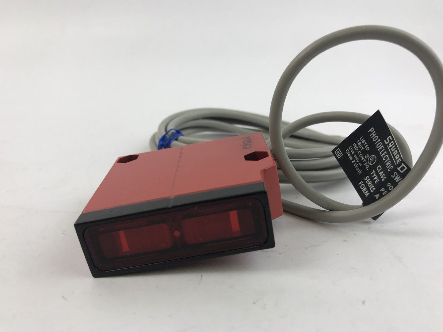 Square D 9006 PE3BLNDP Focusable Diffuse-L Range PhotoElectric Switch DC PNP