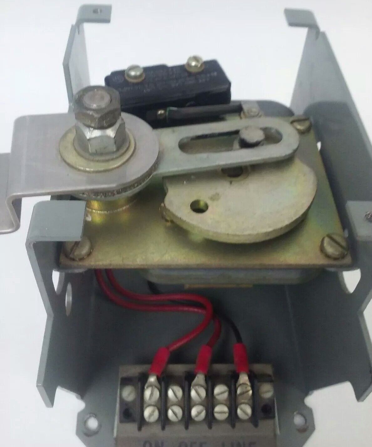 WESTINGHOUSE TYPE FB-EHB-EB 656D148G01 120V 60HZ 2.3A 147P372H01A MOTOR OPERATOR