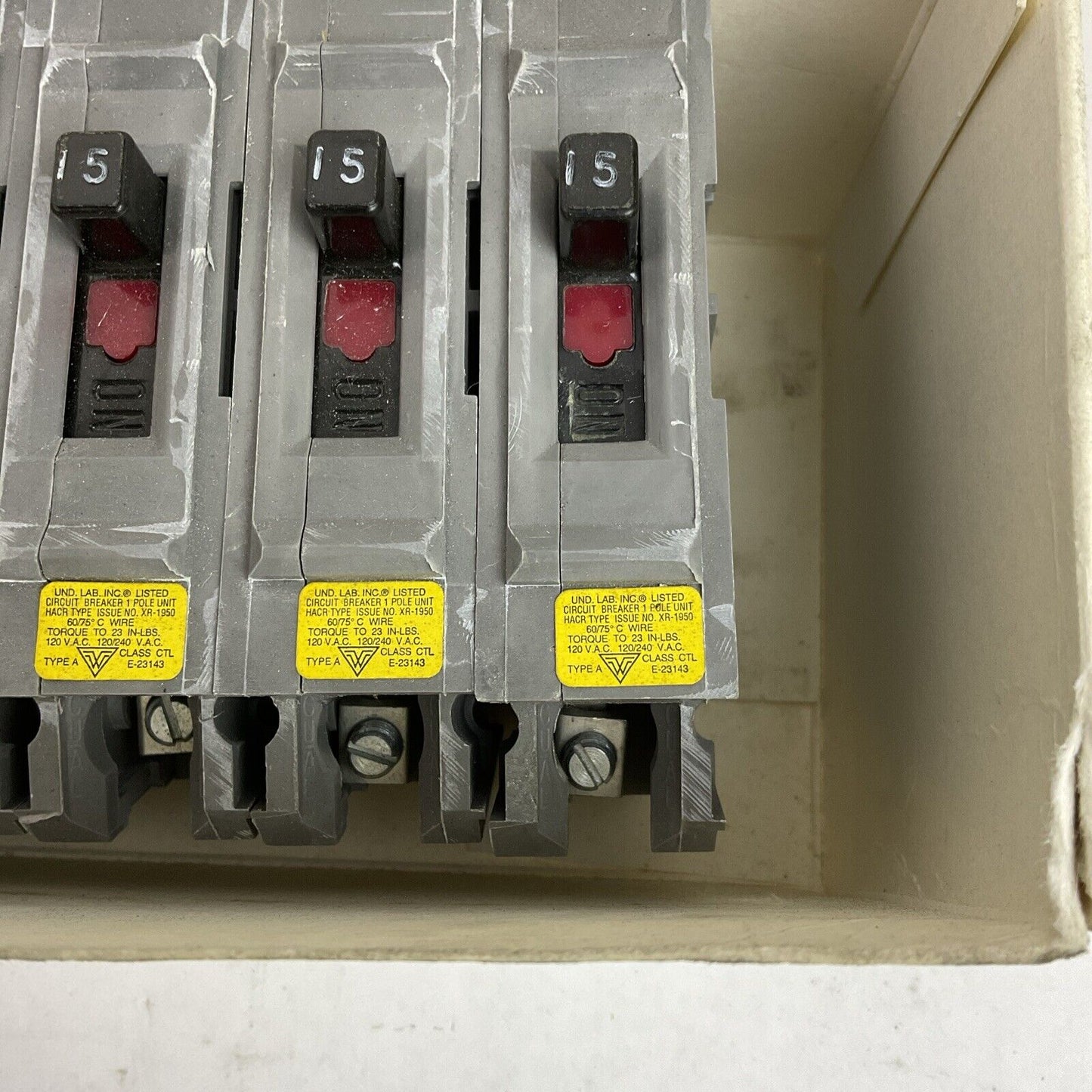 WADSWORTH A15NI CIRCUIT BREAKER 1POLE 15A 120/240VAC ****LOTOF9****