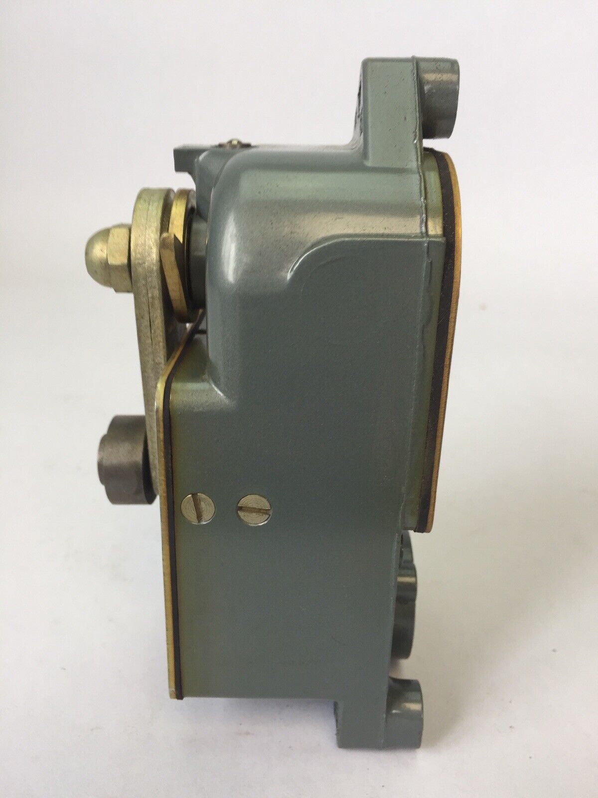 ALLEN BRADLEY 801-ASC3-13 LIMIT SWITCH ROLLER LEVER 600V AC/DC 1NO-1NC CONTACT