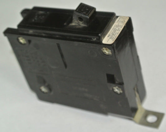 WESTINGHOUSE SINGLE-POLE CIRCUIT BREAKER 20A - BOLT-ON