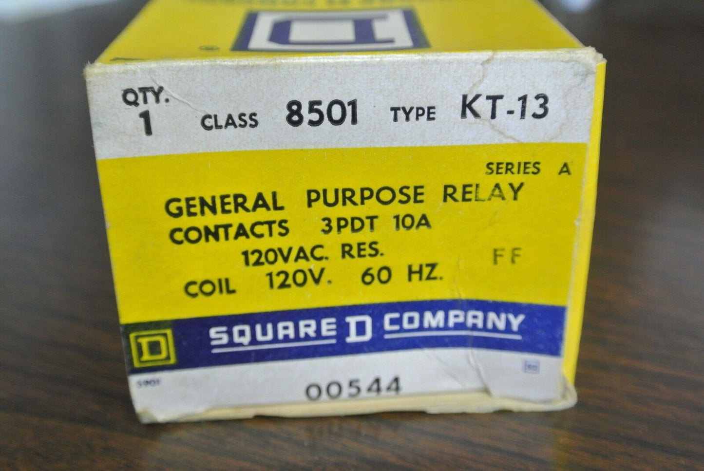 SQUARE D  8501 KT-13 GENERAL PURPOSE RELAY 3PDT, 10A, 120VAC RES. - NEW SURPLUS