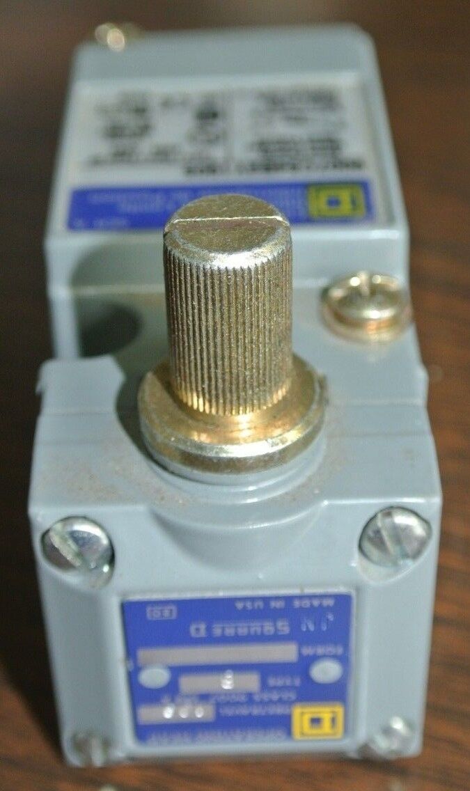 SQUARE D 9007C54B2Y1905 Ser. A - LIMIT SWITCH - NEW SURPLUS - TYPE B OPER. HEAD