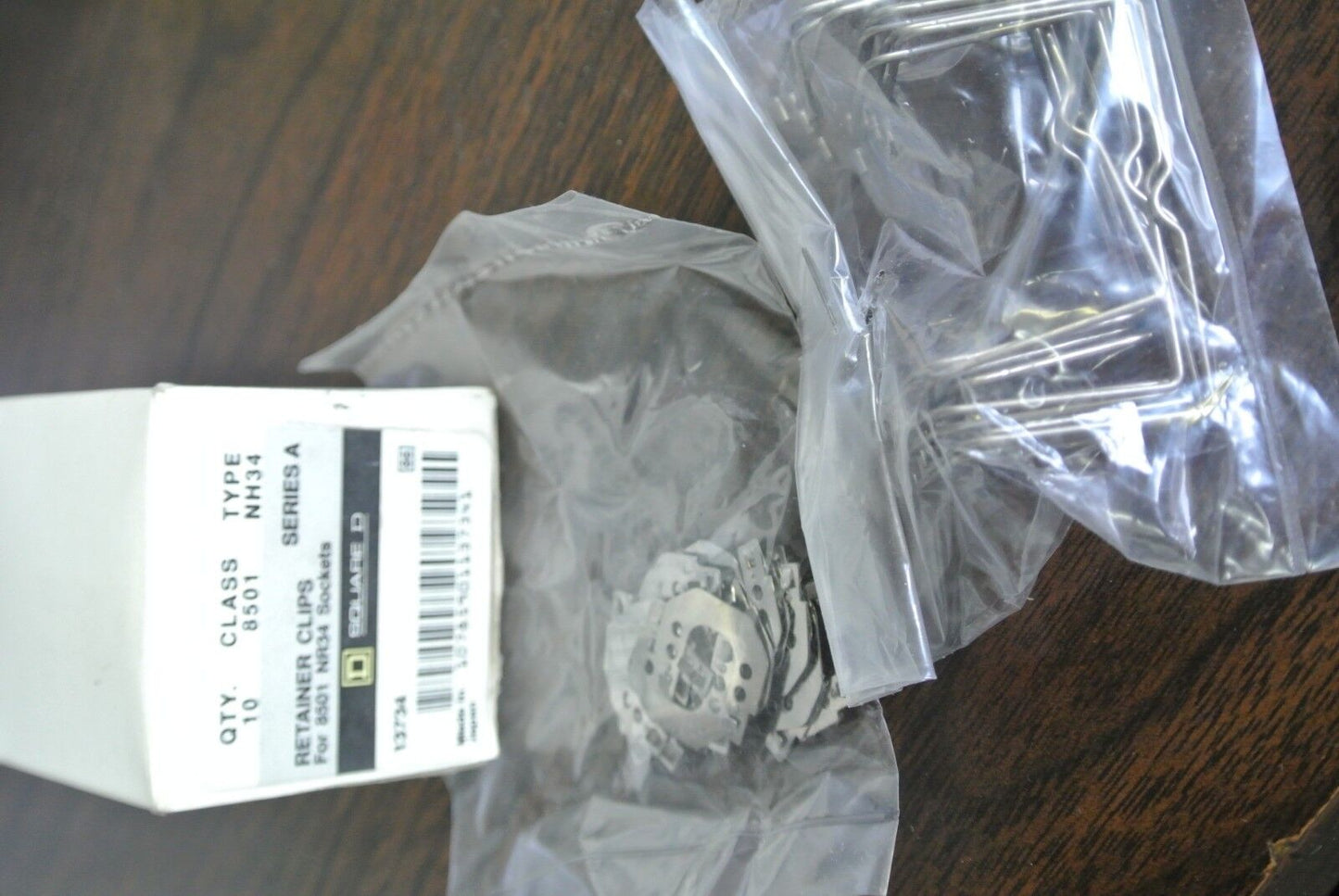 SQUARE D NH5 (1) NH6 (2), NH 34 (1) SOCKET END PLUGS, CONNECTORS RETAINER CLIPS
