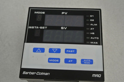 BARBER-COLMAN MAQ3-04011 / 100-3-00 / DIGITAL TEMPERATURE CONTROLLER