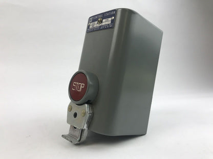 Square D Company 9001 B-38 Stop (Lockout) Push Button Station 600 V Max AC DC