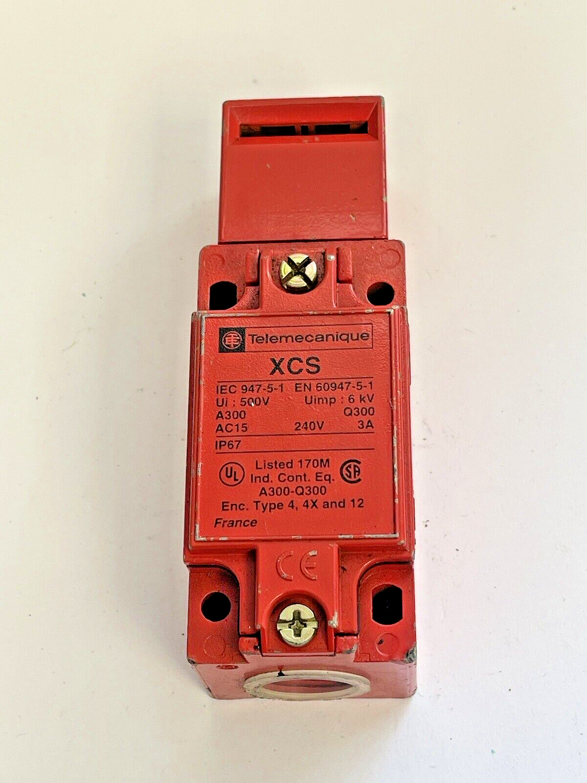 TELEMECANIQUE - XCS-A703 - LIMIT SWITCH - 240 VAC, 3A