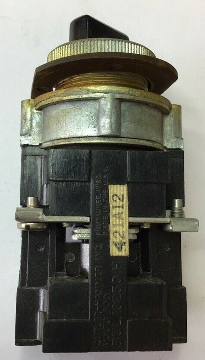 CUTLER HAMMER 10250H421A12 SELECTOR SWITCH 600V 2POS OILTIGHT