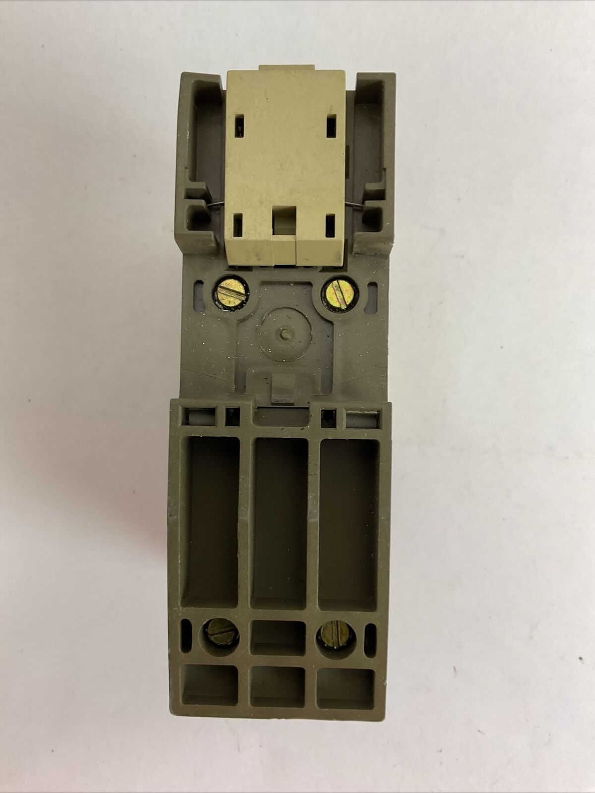 SIEMENS 6ES5 930-8MD11 SIMATIC S5-100U 115/230VAC 24VDC 0.8A POWER SUPPLY MODULE