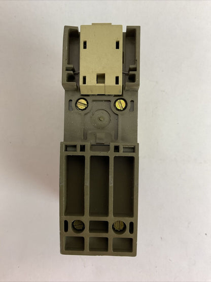 SIEMENS 6ES5 930-8MD11 SIMATIC S5-100U 115/230VAC 24VDC 0.8A POWER SUPPLY MODULE
