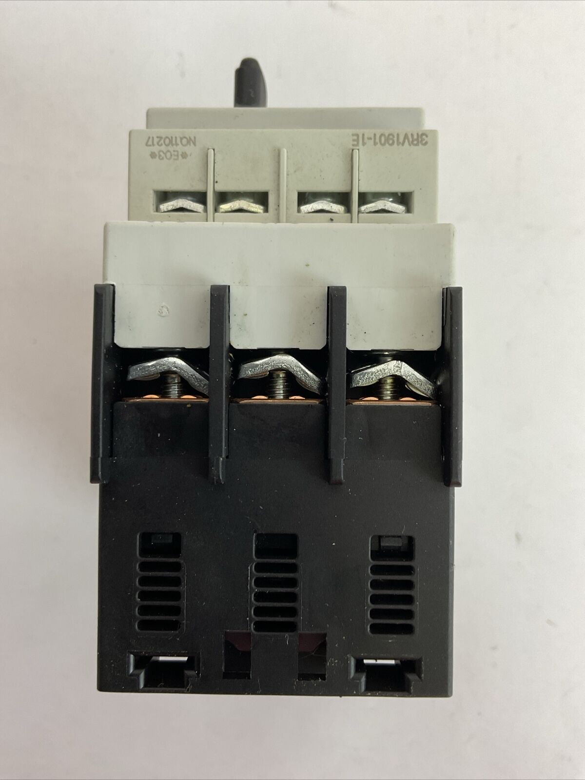 SIEMENS 3RV1021-1DA15 CIRCUIT BREAKER 2.2-3.2A