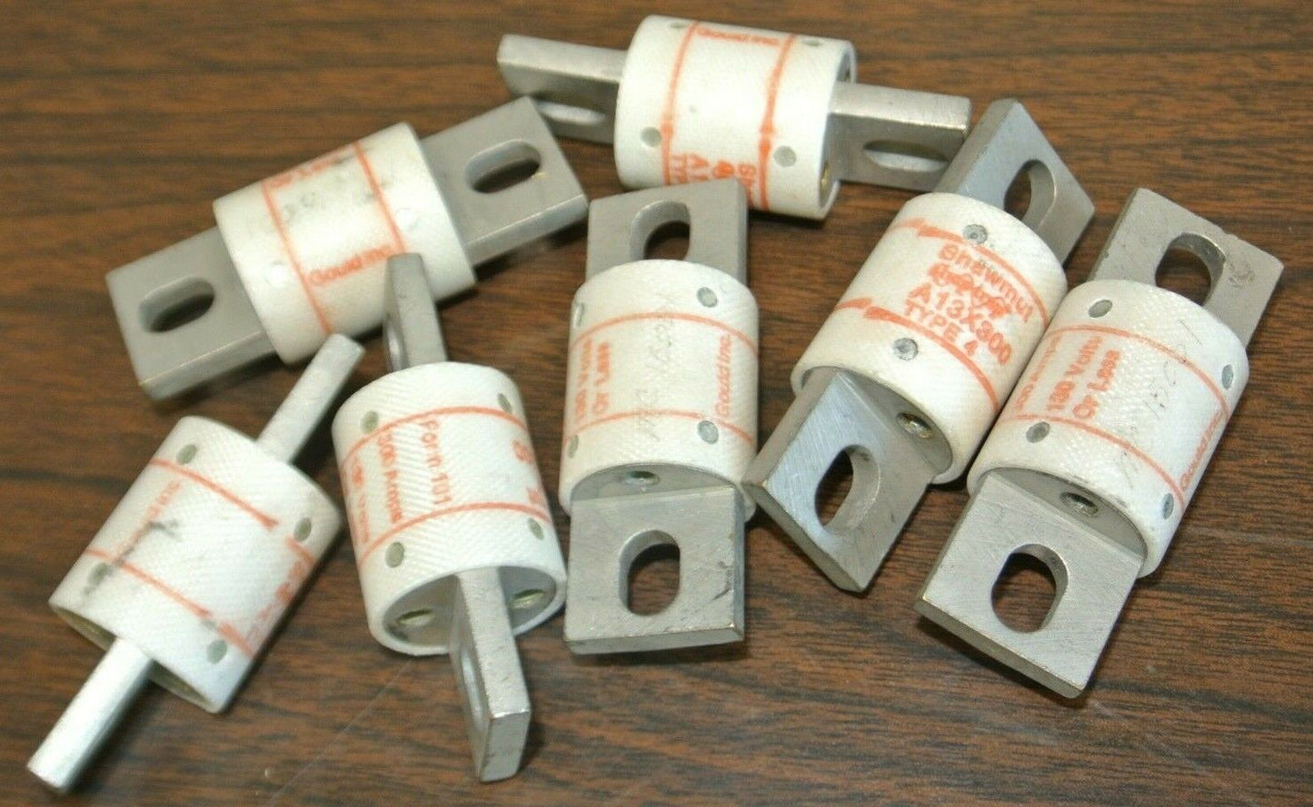 LOT of 7 / SHAWMUT A13X300 AMP-TRAP® FUSE / 300A / 130V / NEW SURPLUS