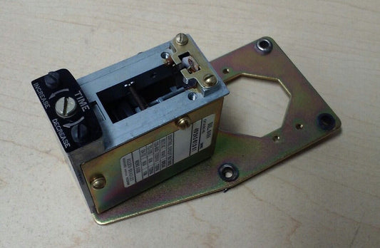 ALLEN-BRADLEY 40262-013-51 PNEUMATIC TIMER (NEW)