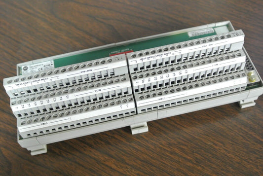 ALLEN-BRADLEY 1492-AIFM16-F-5 - ANALOG INTERFACE MODULE - 10-30VDC