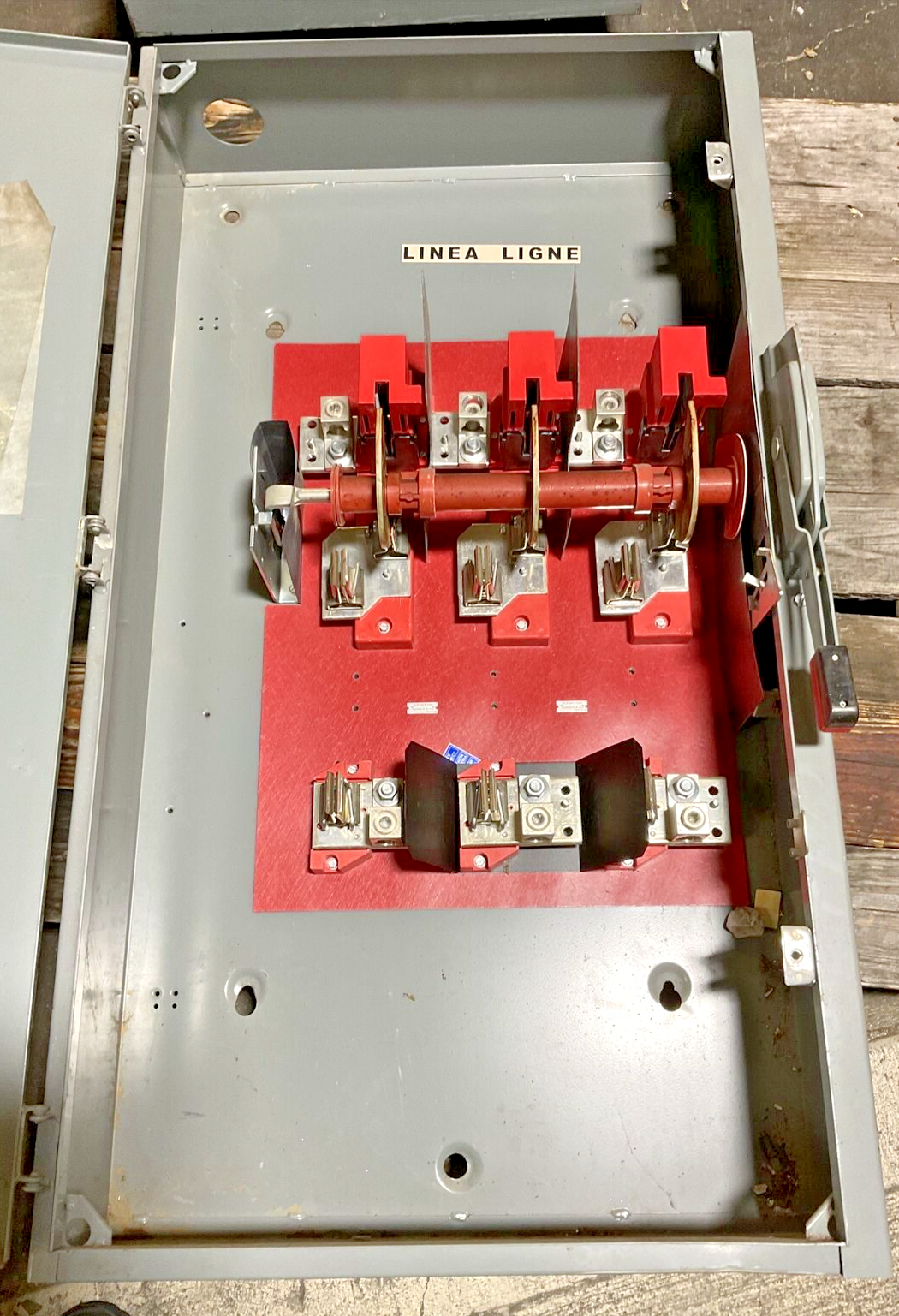 SQUARE D H365 SAFETY SWITCH SER.E04 400A TYPE 1 480V 3PH