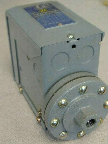 SQUARE D 9013 AHG-3 S4 PRESSURE SWITCH / CLOSE 425 / OPEN 500 / NEW SURPLUS