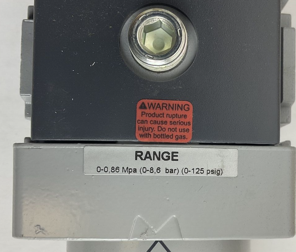 PARKER P33EA96ESMBNGP FILTER REGULATOR  0-125 PSIG