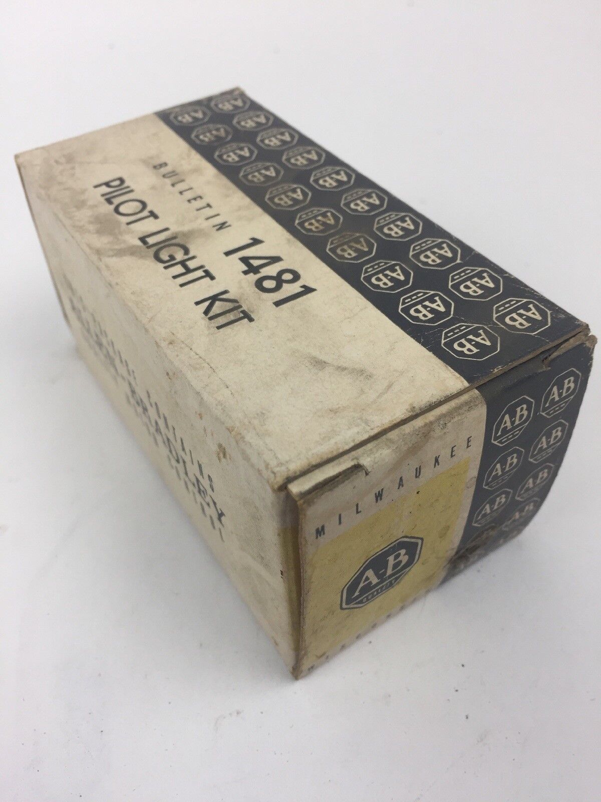 ALLEN BRADLEY 1481-N16A120 PILOT LIGHT 120V 60HZ SIZE 0-1-2 NEMA TYPE 1-4-12