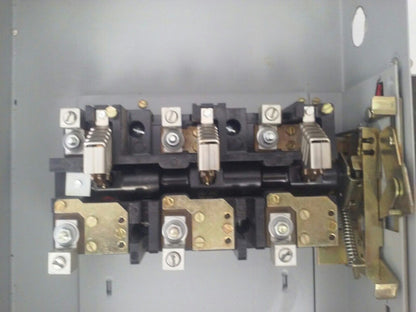 GE THN3363J NON-FUSIBLE SAFETY SWITCH 3PH 100A 600V 100HP TYPE 1/12 ENCLOSURE