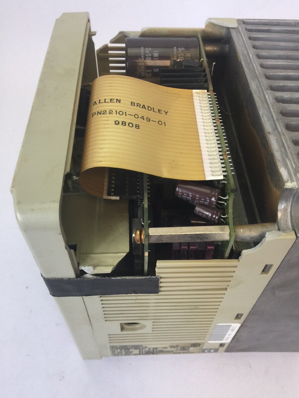 ALLEN BRADLEY 1305-BA06A AC DRIVE INPUT 380-460V 5.8A OUTPUT 380-460V 6A 3HP