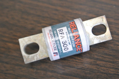 BOX of 10 / RELIANCE RFA300 RECTIFIER FUSE / 300A / 130V / NEW SURPLUS