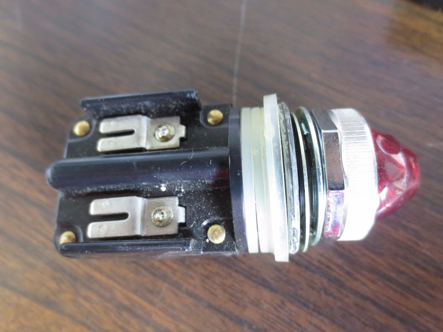 GE 55-194897 PILOT LIGHT, PLUG IN 120V 60/50Hz - RED - 55-194879R