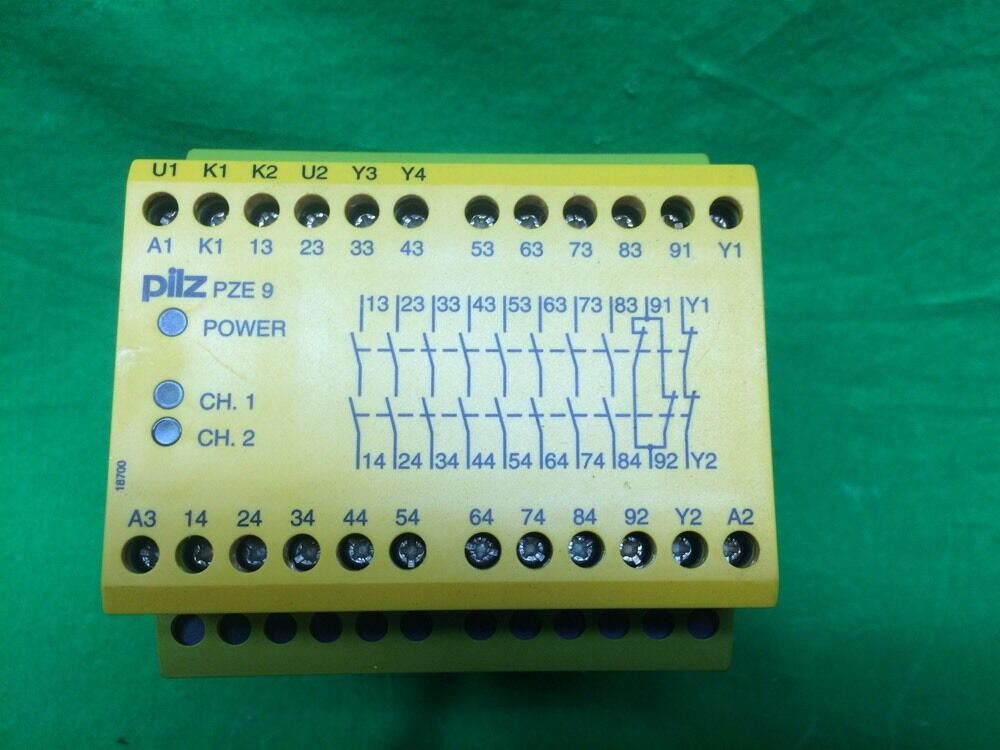 PILZ PZE9 SAFETY RELAY 24VDC 3W, AC15- 230V- 5A- DC13, AC1- 240V- 8A/ 400V- 5A