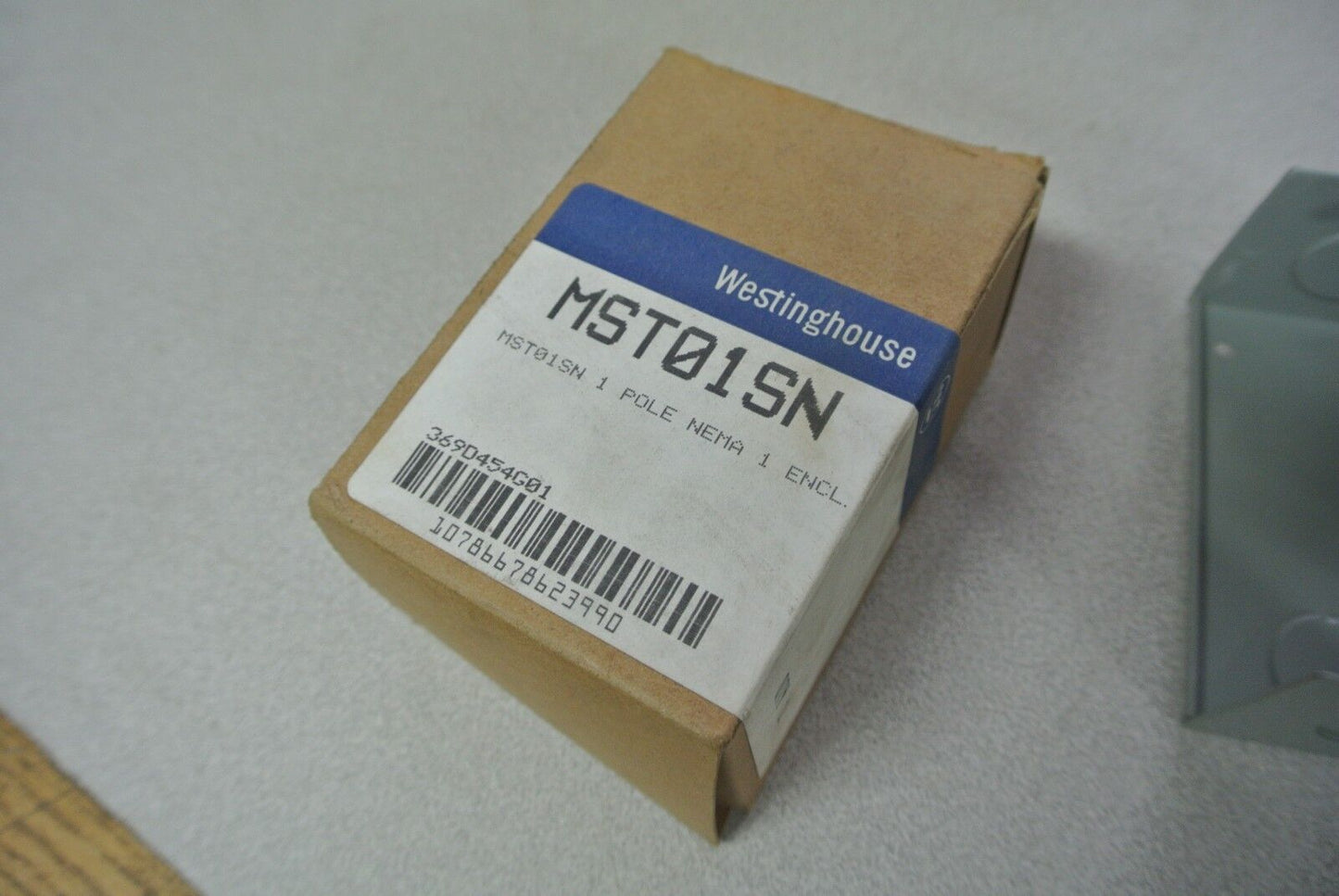 WESTINGHOUSE MST01SN - MANUAL MOTOR STARTER SWITCH and ENCLOSURE - NEW SURPLUS