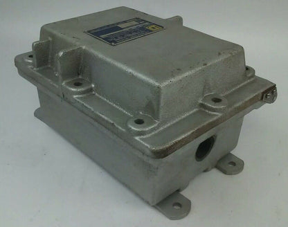 SQUARE D CLASS 8903 TYPE SMR4 8903-SMR4 EXPLOSION PROOF ENCLOSURE SER. A 10x7x7
