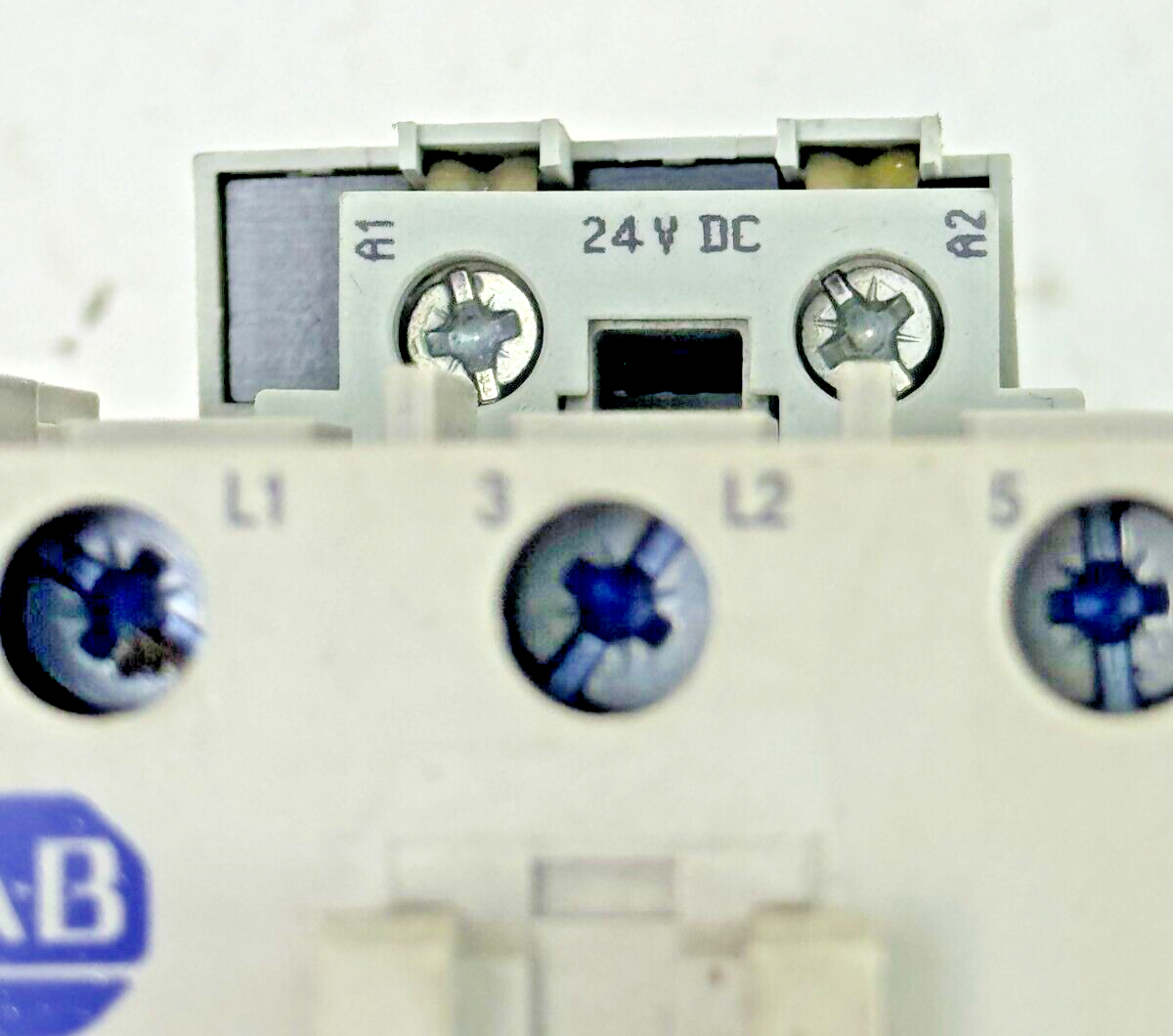 ALLEN-BRADLEY 100-C43Z*00 SER. A CONTACTOR W 24VDC COIL & 100-FSD250 & 100-S