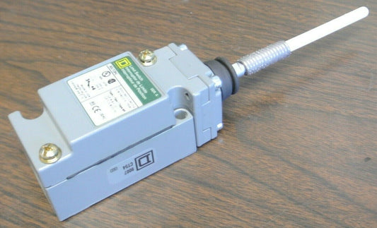 SQUARE D 9007 C84J Ser. A / LIMIT SWITCH w/ DELRIN TRIP / NEW SURPLUS / 9007C84J