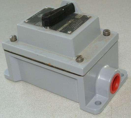 ALLEN-BRADLEY 600-TCX4 MANUAL STARTING SWITCH - TOGGLE - 1 POLE - NEW SURPLUS