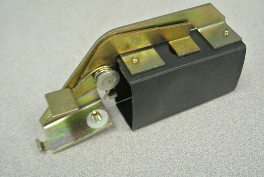 SQUARE D EK300-2 / ELECTRICAL INTERLOCK for 30A SWITCH / 2 NO, 2 NC. NEW SURPLUS