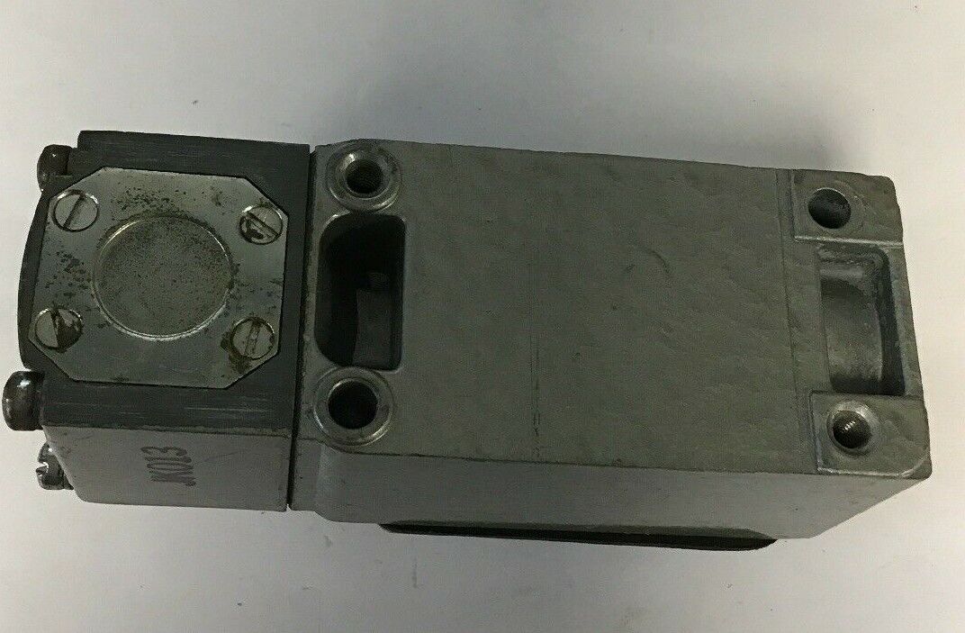 GOULD C2-JK013 R.B. DENISON LIMIT SWITCH SER.A NEMA A600