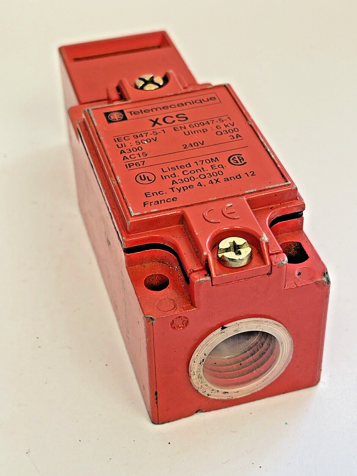 TELEMECANIQUE - XCS-A703 - LIMIT SWITCH - 240 VAC, 3A