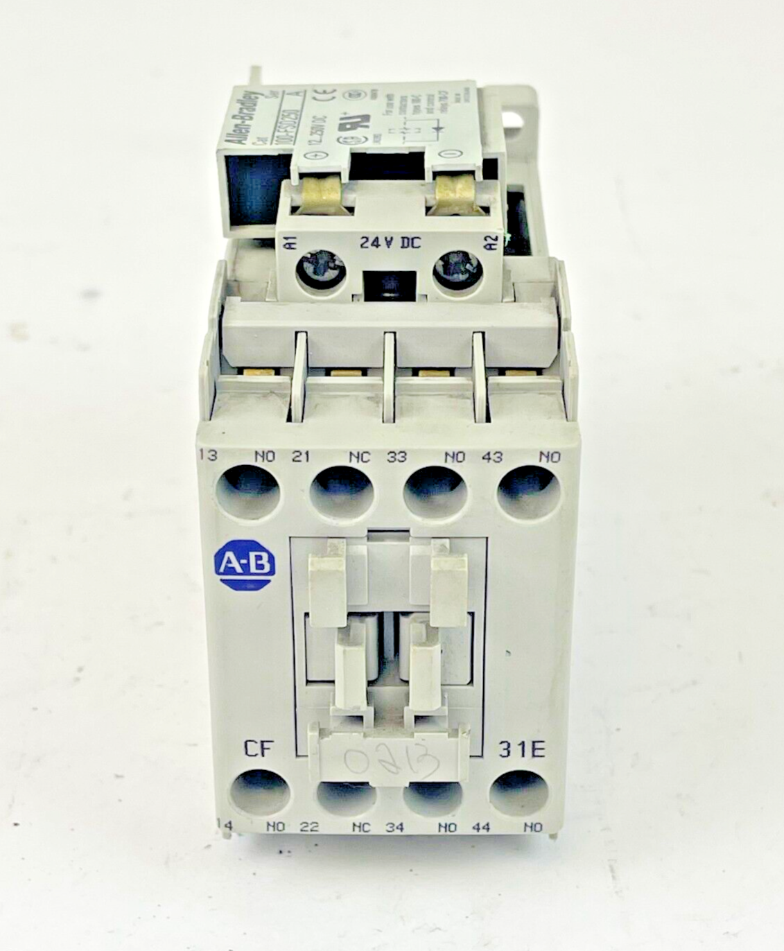 ALLEN BRADLEY - 700-CF310Z* SER. A 25VDC COIL - 100-S SER. B - 100-FSD250 SER. A