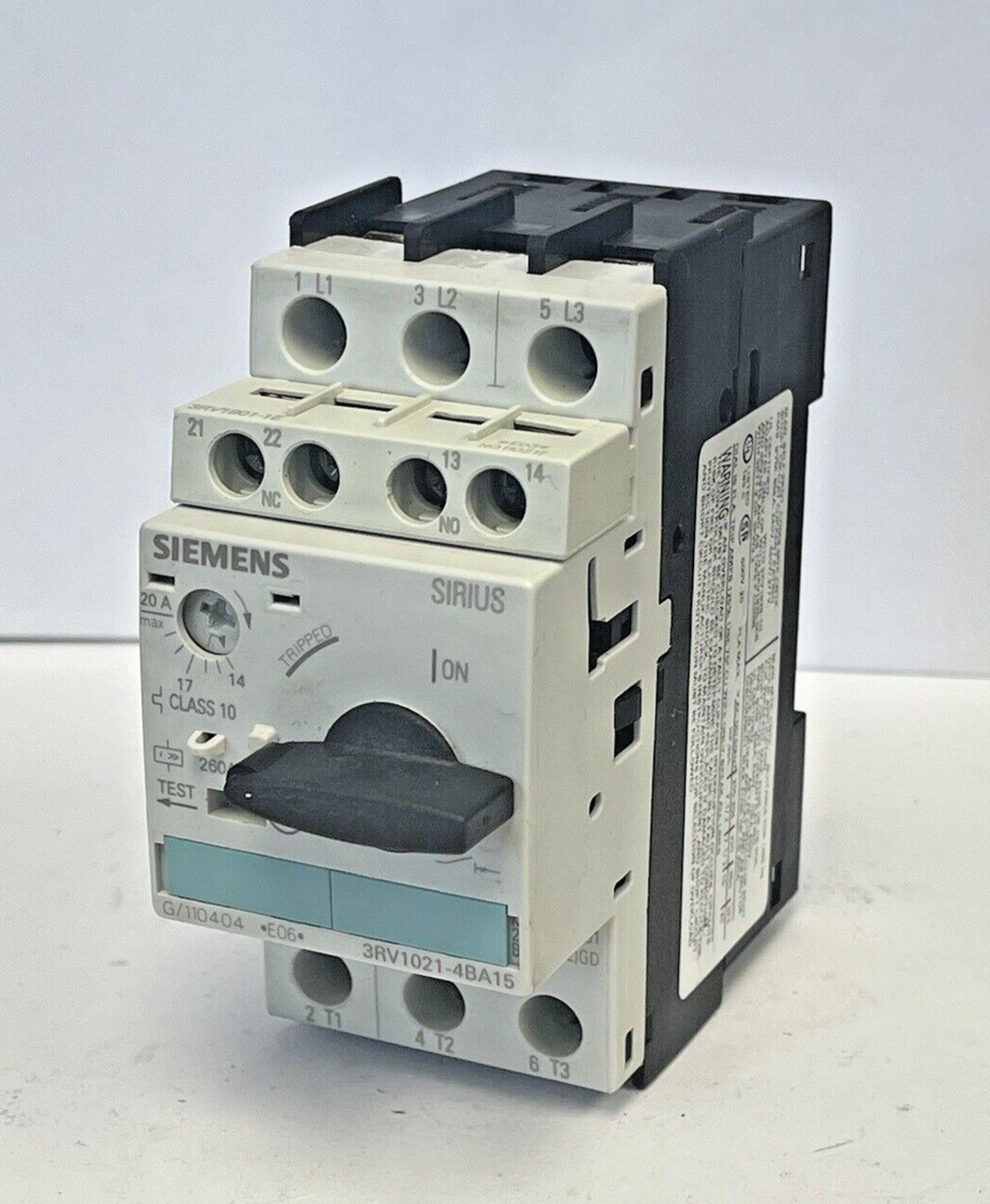 SIEMENS - 3RV1021-4BA15 - 3RV1901-1E-CIRCUIT BREAKER W/ SWITCH TRANSVERSE 14-20A