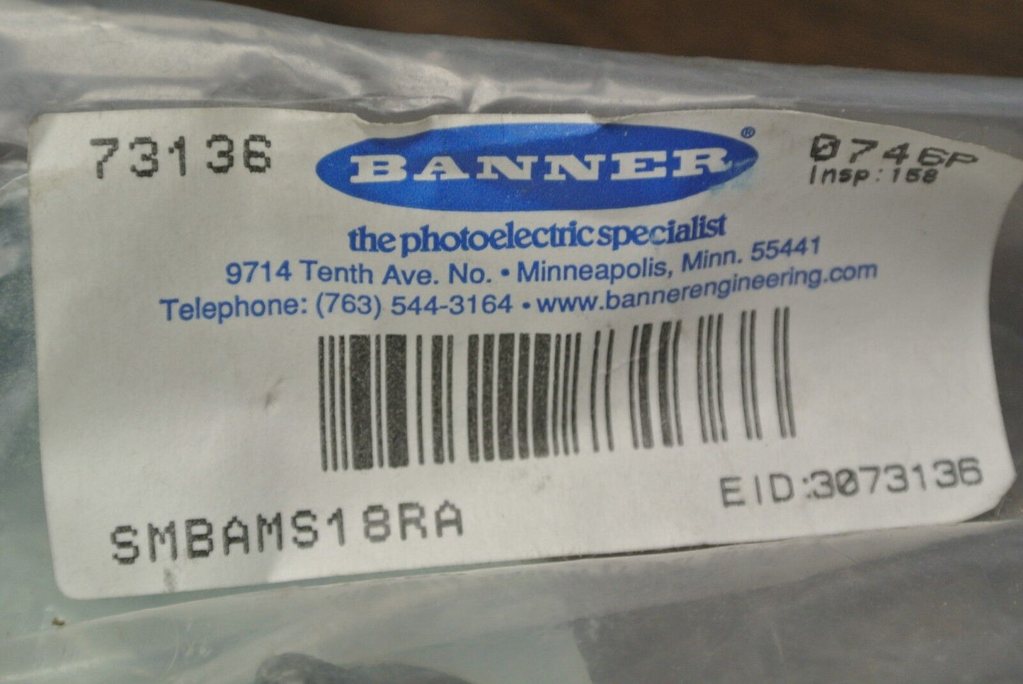 BANNER 73136 / SMBAMS18RA /  RIGHT-ANGLE SENSOR MOUNTING BRACKET NEW SURPLUS