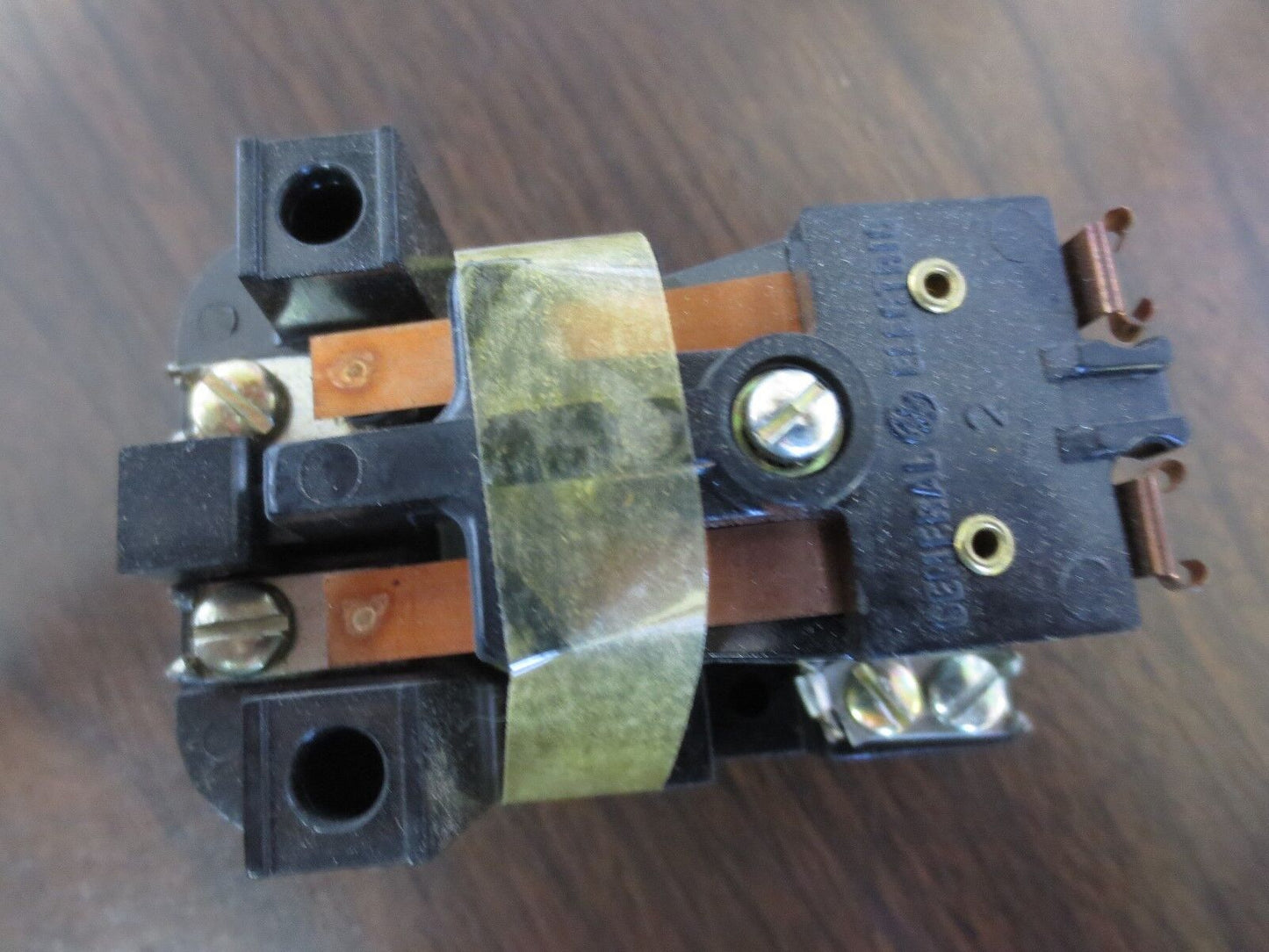 GENERAL ELECTRIC CR2790E100C8 GENERAL PURPOSE RELAY, 10A 24V 60Hz - NEW SURPLUS