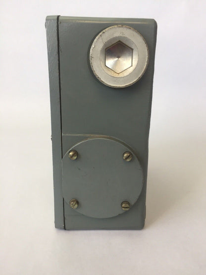 ALLEN BRADLEY 803-F412 ROTARY CAM LIMIT SWITCH 0-150RPM 600V NEMA TYPE 12