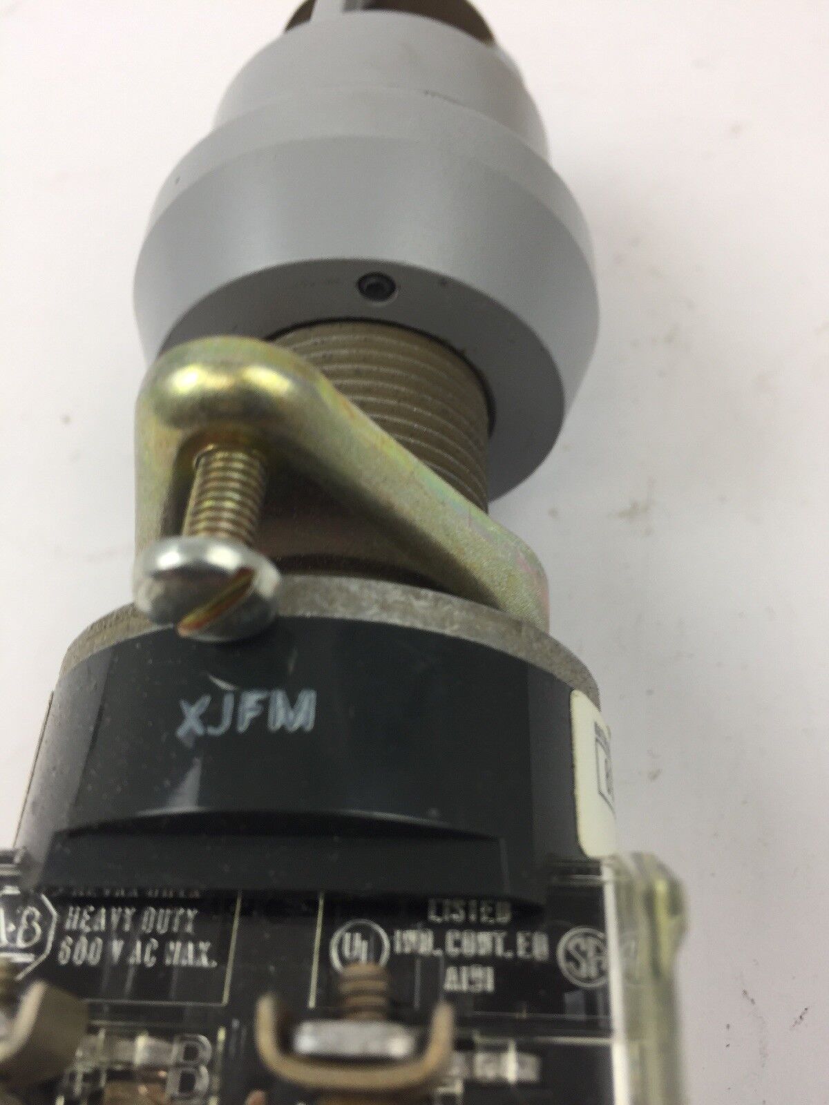 ALLEN BRADLEY 800H-QPB10 PUSH BUTTON SER A 120 VOLT 3.0 WATTS