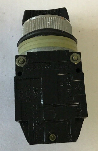 GENERAL ELECTRIC CR104B8211 SELECTOR SWITCH