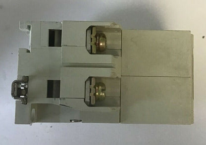 FUJI CP32FM/10 CIRCUIT PROTECTOR 10A 50/60HZ & CP32FM/5W CIR. PROTECTOR 5A
