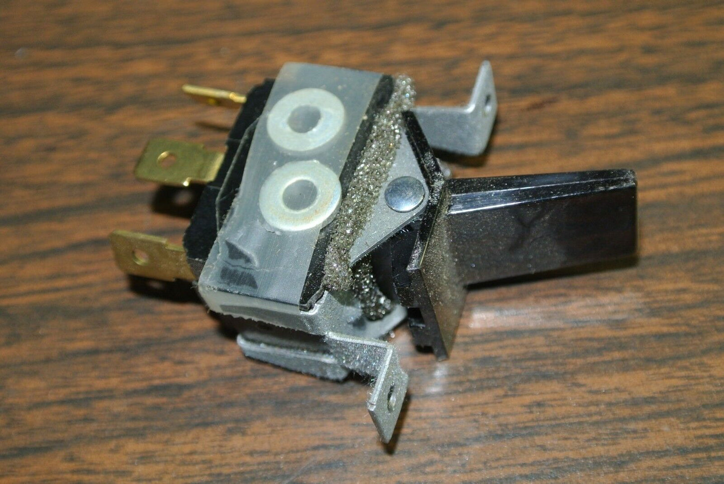 CUTLER-HAMMER 8941K476 - TOGGLE SWITCH, 3-POSITION, CENTER OFF - NEW SURPLUS