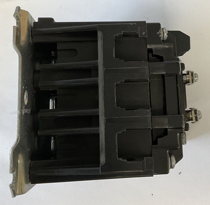 ALLEN BRADLEY 500-COD930 CONTRACTOR NEMA SIZE 2 SER.B 600VAC 25HP 45A