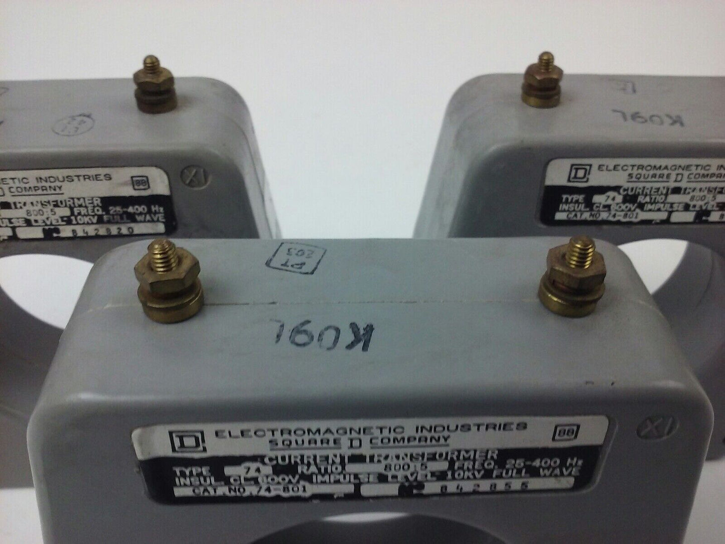 SQUARE D 74-801 CURRENT TRANSFORMER, 600V, INDOOR TYPE, RATIO: 800:5, LOT OF 3