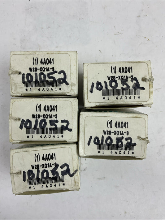 SIEMENS W28-XQIA-3 32VDC 3AMP CIRCUIT BREAKER (LOT OF 5)