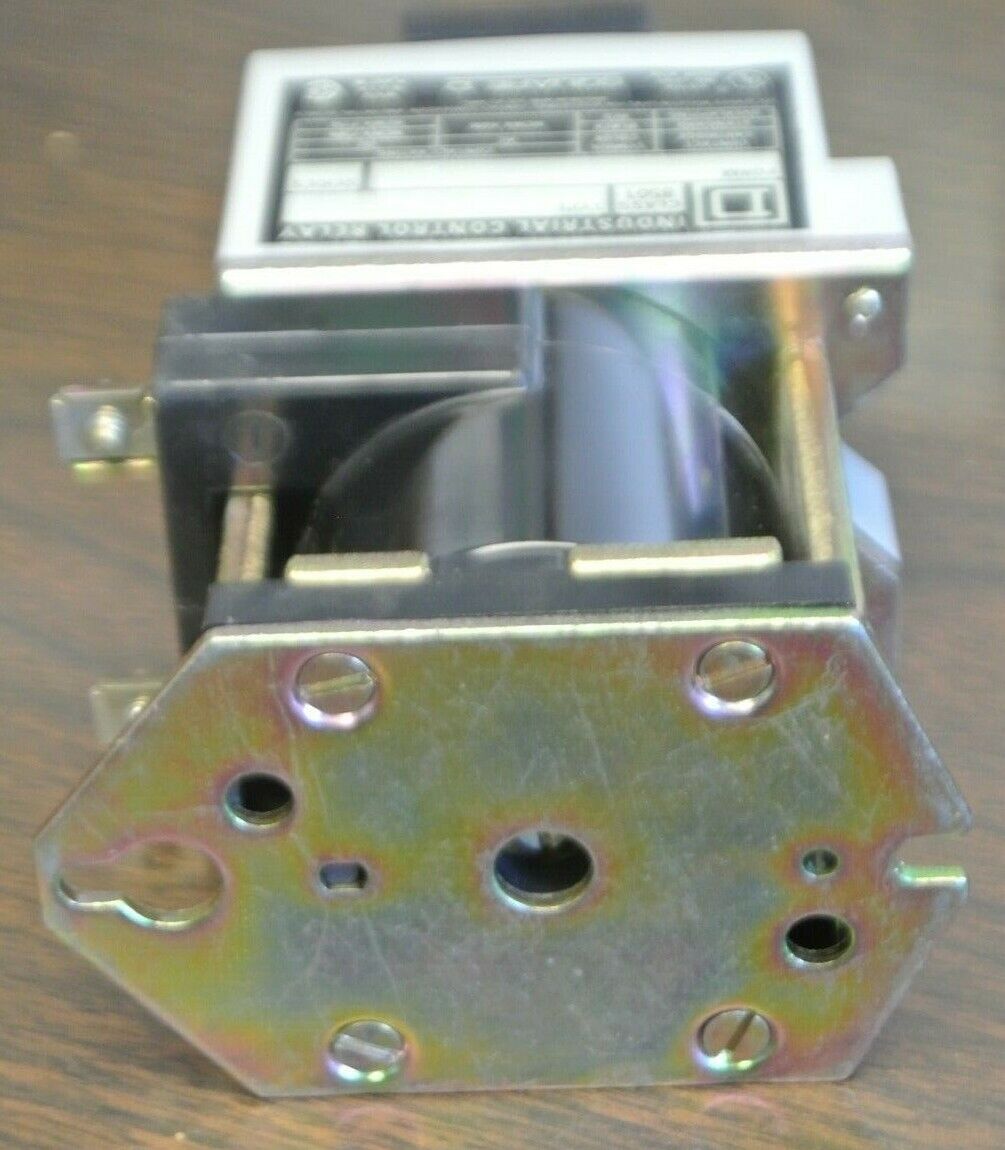 SQUARE D 8501 XDO22 INDUSTRIAL CONTROL RELAY / FORM HA / Ser. A / NEW SURPLUS