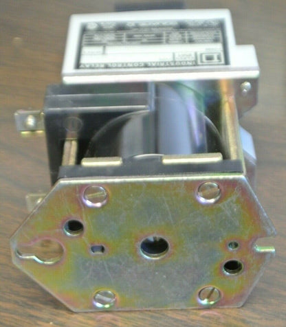 SQUARE D 8501 XDO22 INDUSTRIAL CONTROL RELAY / FORM HA / Ser. A / NEW SURPLUS